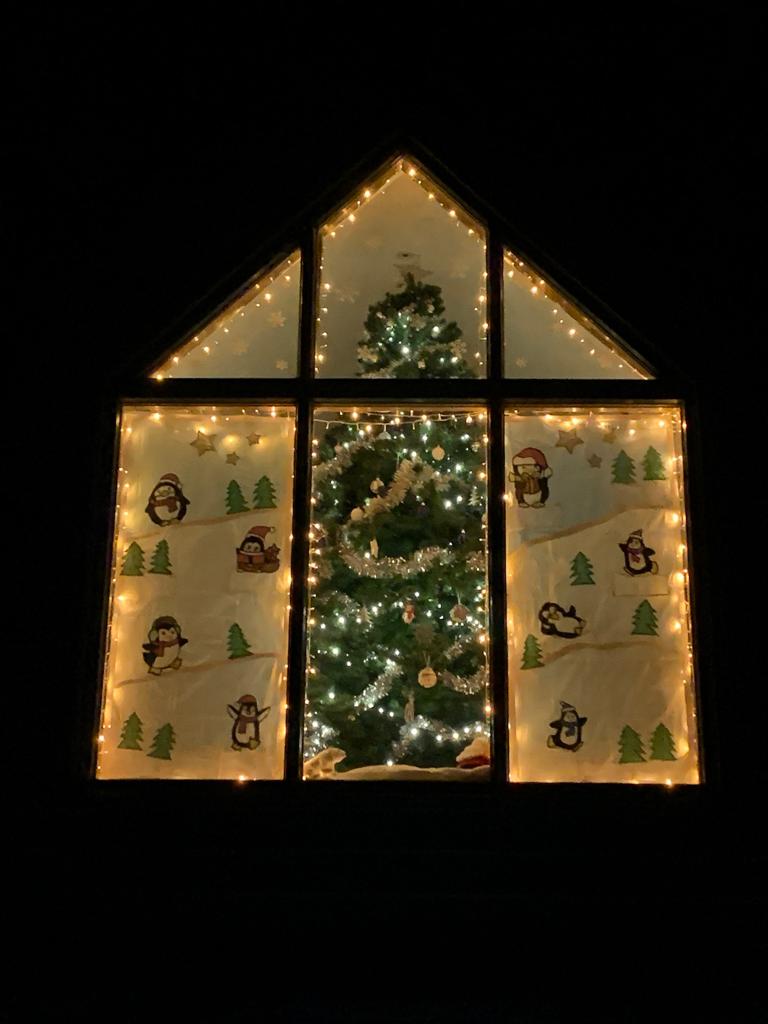 Photos of 2022's festive advent windows around the village of Oxhill